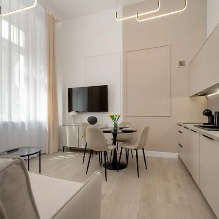 Piekny Apartament Dla 8 Osob Polozony 500 M Od Wroclawskiego Rynku By Renters דירה *