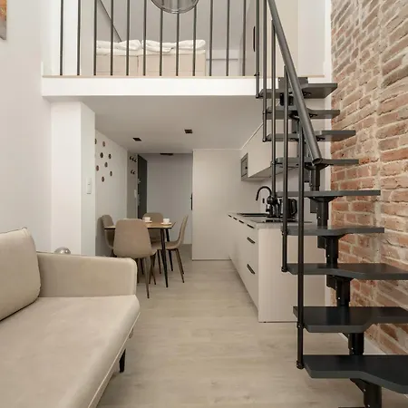 Piekny Apartament Dla 8 Osob Polozony 500 M Od Wroclawskiego Rynku By Renters *